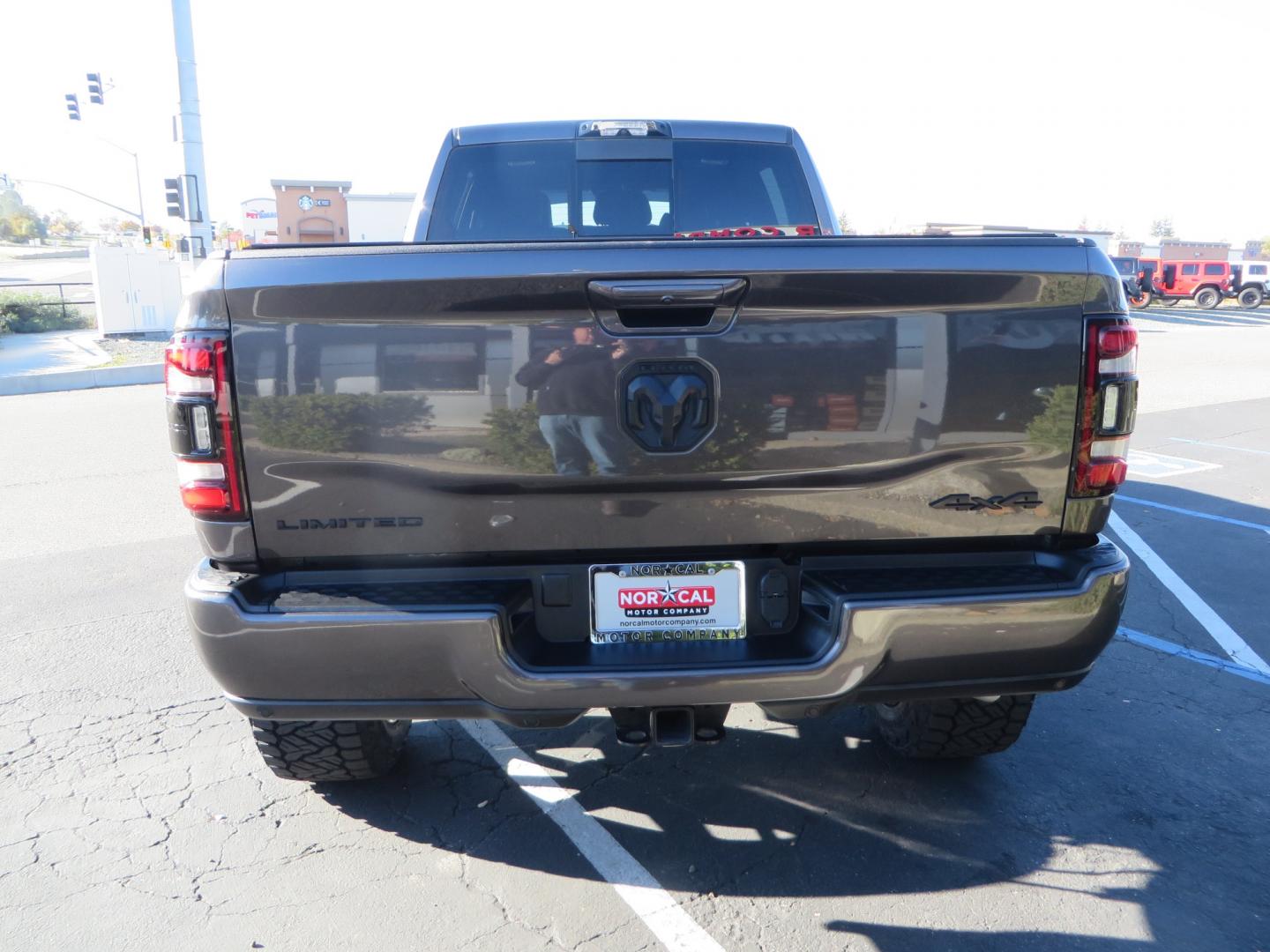 2021 CHARCOAL /BLACK RAM 2500 Limited Mega Cab 4WD (3C6UR5TL0MG) with an 6.7L L6 OHV 24V TURBO DIESEL engine, 6A transmission, located at 2630 Grass Valley Highway, Auburn, CA, 95603, (530) 508-5100, 38.937893, -121.095482 - Must see Limited Mega Cab sitting on a BDS 6" long arm suspension system, 22" Gear Forged wheels, and 37" Nitto Recon Grappler tires. - Photo#5